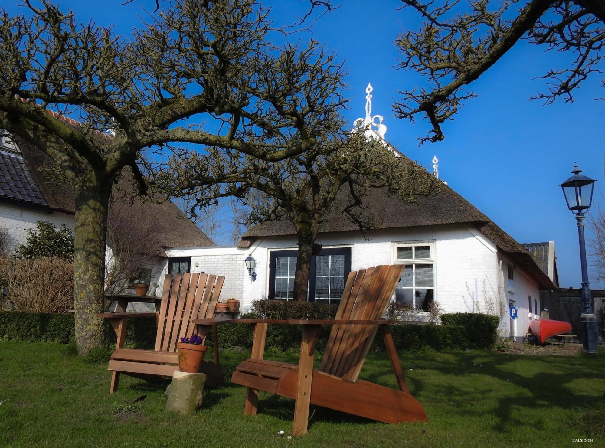 The Wee White Hoose Bed & Breakfast Oosternijkerk Ngoại thất bức ảnh